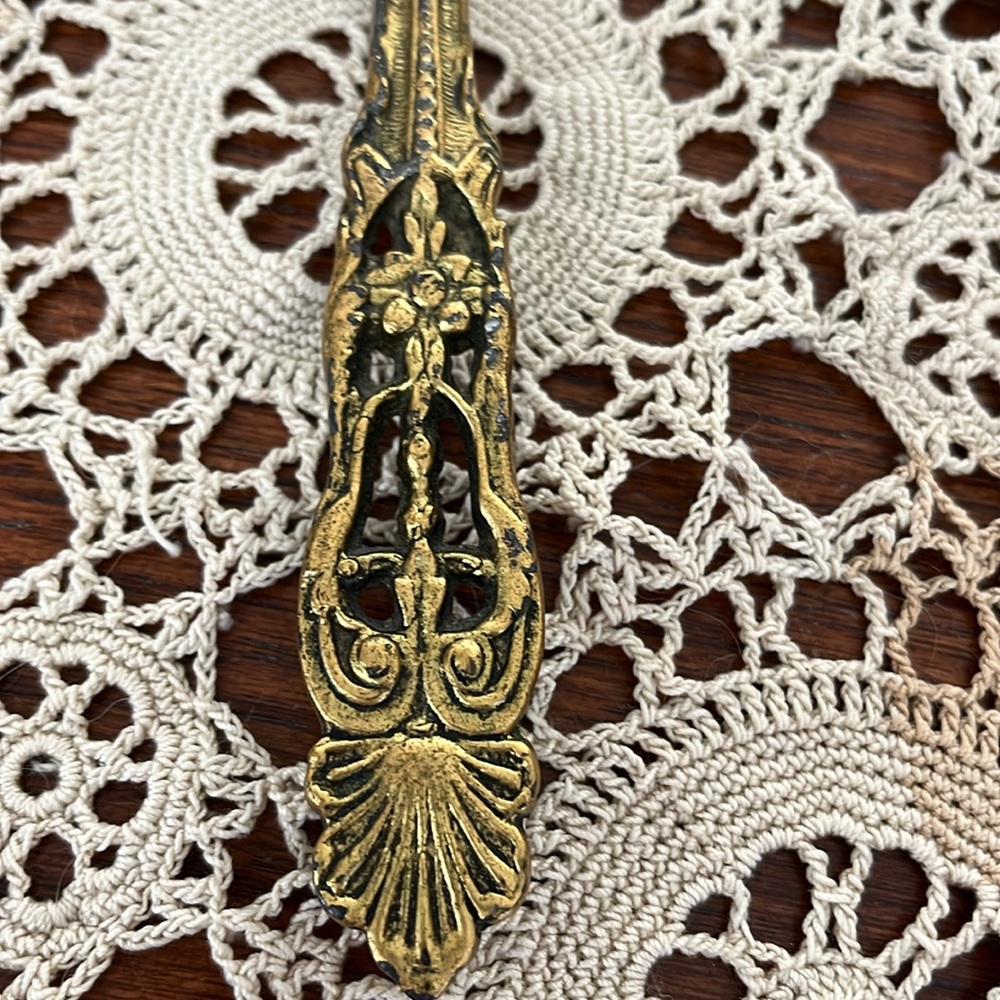 Vintage mirror, brush, comb set - Picture 15 of 16